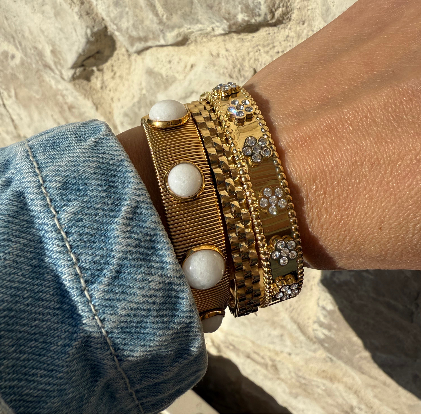Bracelet flower stone