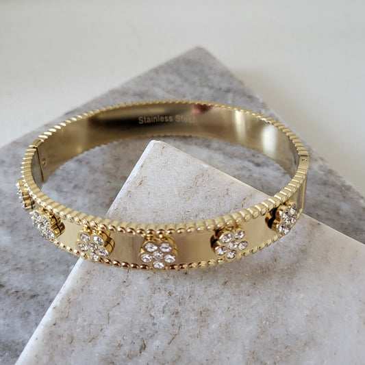 Bracelet flower stone