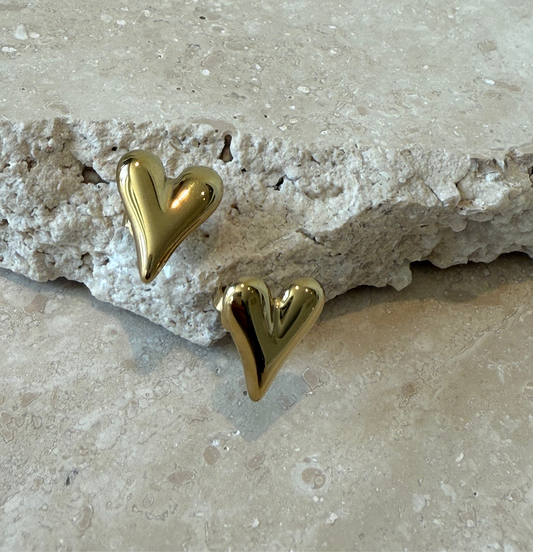 Earring heart studs gold